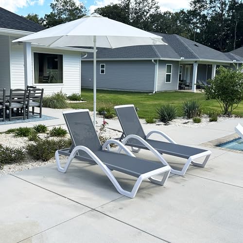 PURPLE LEAF Patio Chaise Lounge Chair Set Outside Aluminum Plastic Stackable Tanning Chairs with Armrests and Side Table for Pool Sunbathing Beach Deck Outdoor Lounger, Grey - color: Grey, style: 1 chair(w/Arms) + 1 table