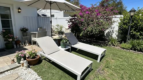 PURPLE LEAF Outdoor Chaise Lounge Chairs Set of 2 White Aluminum Lounge Chair Five-Position Adjustable Chaise with Wheels and Table for Pool Deck Patio, Linen - color: Linen, style: Standard Straight-leg
