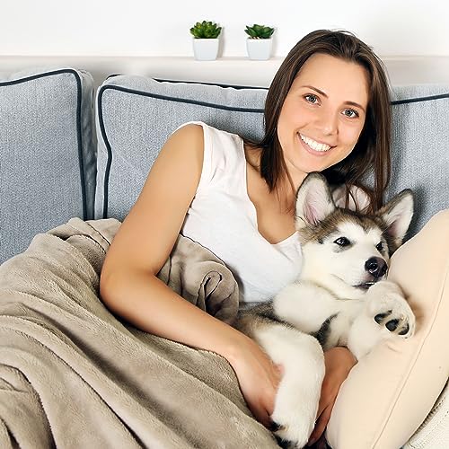 Waterproof Blanket for Pets - Reversible Throw Protects Couch, Car, and Bed from Spills, Stains, or Fur - Plush Blanket by Petmaker (Tan) - color: Tan, size: Large