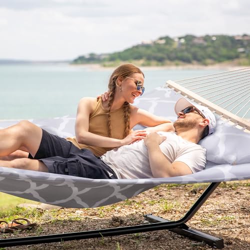 SUNCREAT Double Hammock, Extra Large Quilted Fabric Swing with Hardwood Spreader Bars & Detachable Pillow, Heavy Duty, Perfect for Indoor/Outdoor Patio, Deck, Yard, Gray Cloud - color: Light Gray&white, size: 12 ft Stand
