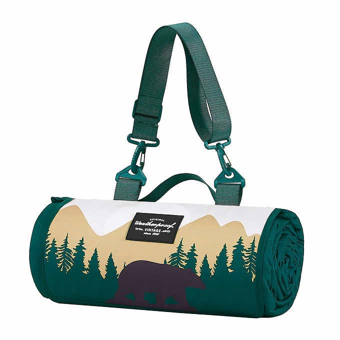 Weatherproof Vintage Outdoor Blanket - 60in x 72in, Portable & Foldable, Sandproof, Waterproof, Picnic & Camping Blanket with Carry Strap (Bear) - color: Bear