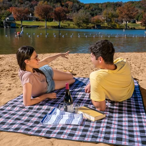BRAWNTIDE Large Outdoor Waterproof Blanket - Extra Thick Fleece, Warm, Windproof, Sandproof, Quilted, 82" x 55", Ideal for Beaches, Picnics, Camping, Stadiums, Dogs, Car - color: Plaid Black