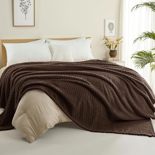 Exclusivo Mezcla King Size Fleece Blanket for Bed, Extra Soft Warm Decorative Fuzzy Blanket for Women, Lightweight Cozy Bedding Blankets, 90x104 Inches, Coffee - color: Coffee, size: King ( 90x104 IN )