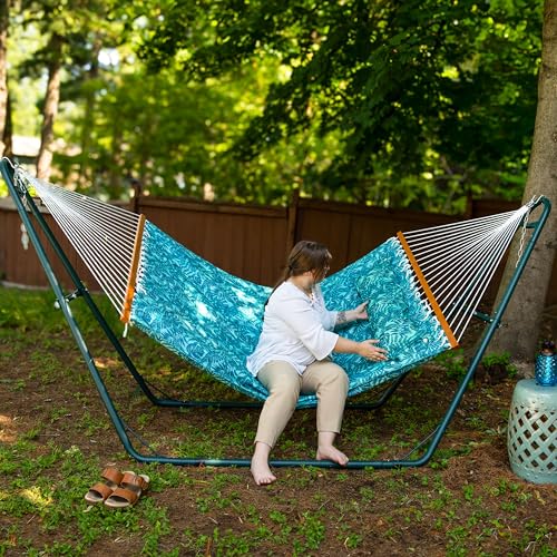 Sunnydaze Quilted Double Hammock for Outside with Spreader Bars and Pillow - 450 lb Capacity, 74x55 Inch Bed, UV Resistant, Quick Dry - Chains Included, Stand Sold Separately - Cool Blue Tropics - color: Cool Blue Tropics