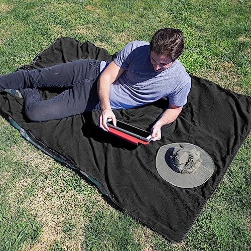 Catalonia Waterproof Stadium Blanket, Windproof Wearable Poncho for Football Sideline & Sports Events for Fans, Portable, Durable Outdoor Blanket for Camping & Tailgating - color: Camo / Black
