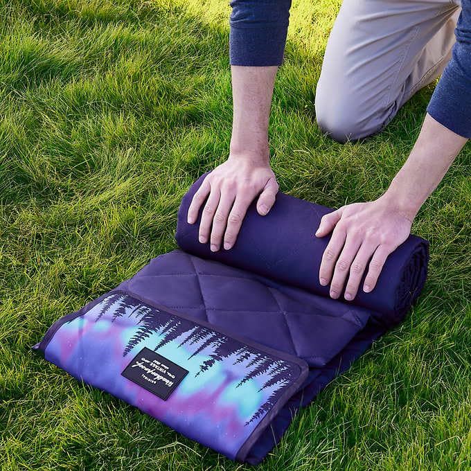 Weatherproof Vintage Portable Picnic Blanket (60in x 72in) - Foldable & Sandproof Beach & Camping Blanket - With Carry Strap (Stars) - color: Stars